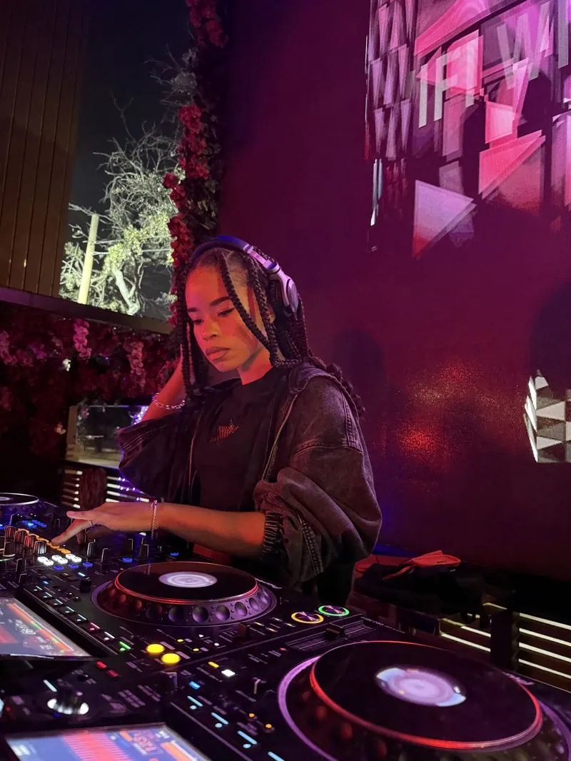 Wifi Wifey behind the decks